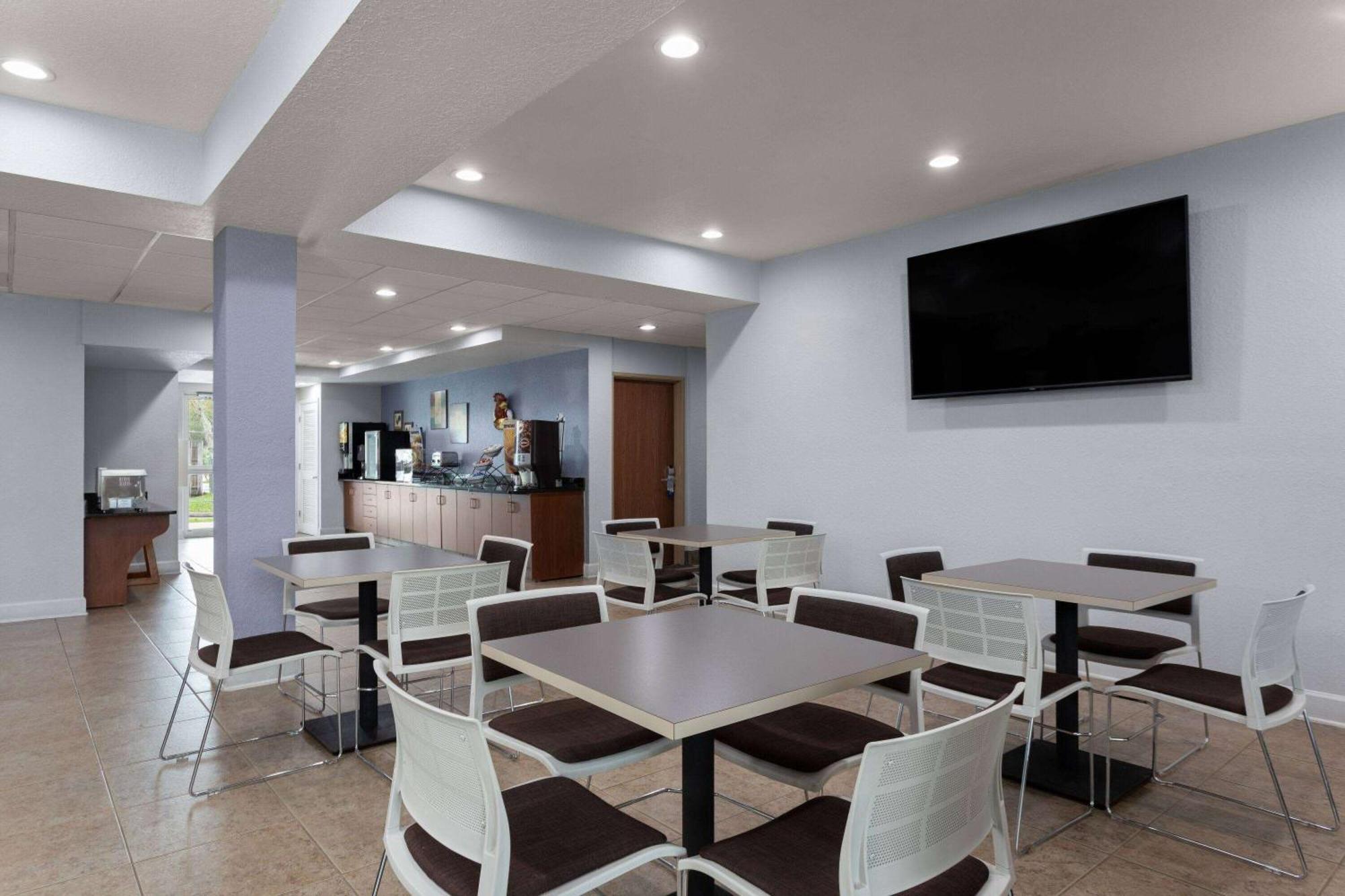 Microtel Inn And Suites - Зефіргіллс Екстер'єр фото